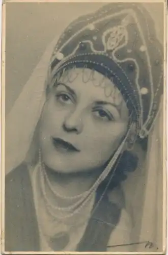 Foto Vera Nikolajewna Bidikowa, Portrait, Kopfschmuck, Odessa 1917