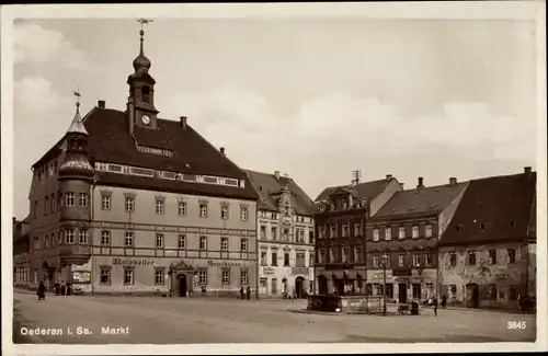 Ak Oederan Sachsen, Marktplatz mit Rathaus, Brunnen, Sparkasse, Ratskeller
