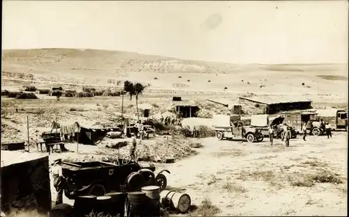 Foto Ak Bulgarien, Munitionslaster und Fahrzeug mit Kaiserwappen, I WK