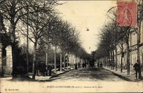 Ak Doué la Fontaine Maine et Loire, Avenue de la Gare