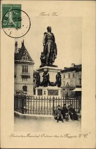 Ak Bar le Duc Meuse, Statue du Marechal Oudinot