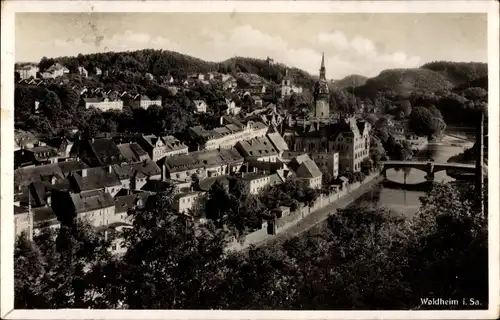 Ak Waldheim in Mittelsachsen, Gesamtansicht der Stadt, Fluss, Brücke