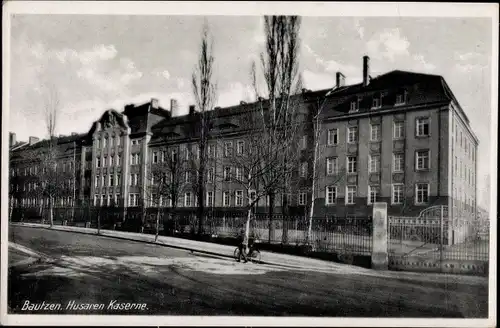 Ak Bautzen in der Oberlausitz, Blick auf die Husaren-Kaserne