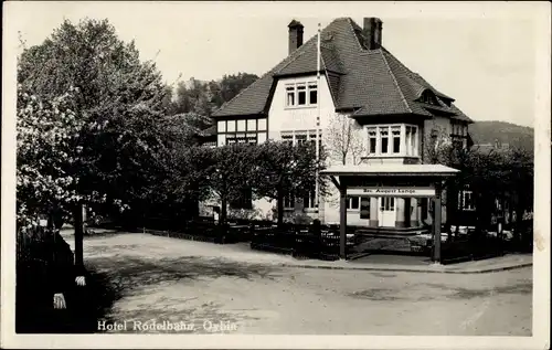 Ak Oybin in Sachsen, Blick auf das Hotel Rodelbahn, August Lange, Straßenpartie