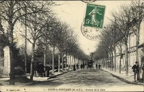 Ak Doué la Fontaine Maine et Loire, Avenue de la Gare