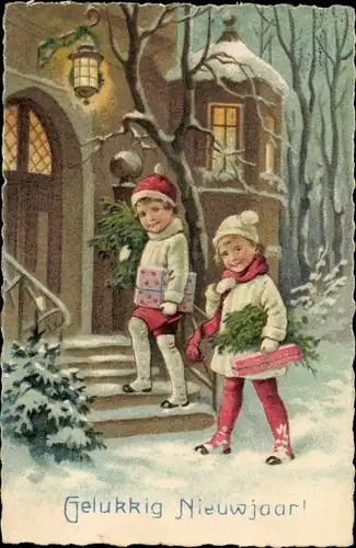 Ak Glückwunsch Neujahr, Junge und Mädchen mit Geschenken vor der Haustür