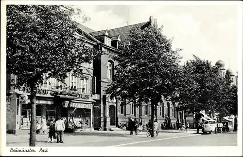 Ak Neumünster in Schleswig Holstein, Straßenpartie, Postamt, Drogerie