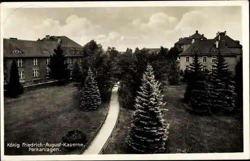 Ak Freiberg im Kreis Mittelsachsen, Die König Friedrich Albert Kaserne mit Park