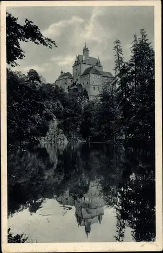 Ak Kriebstein Mittelsachsen, Blick auf die Burg Kriebstein, Wasserspiegelung