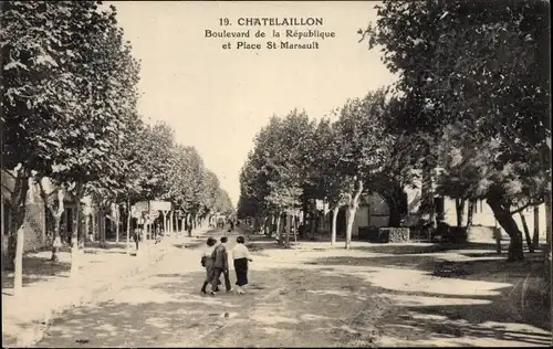 Ak Châtelaillon Charente Maritime, Boulevard de la Republique et Place Saint Marsault