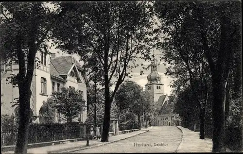 Ak Herford in Nordrhein Westfalen, Deichtor, Straßenansicht, Kirche