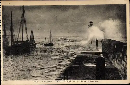 Ak La Cotinière Saint Pierre d'Oléron Charente Maritime, La Jetee par grosse mer