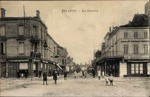 Ak Tonneins Lot et Garonne, Rue Gambetta
