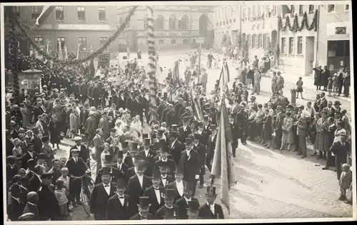 Foto Ak Burgstädt in Sachsen, Festumzug