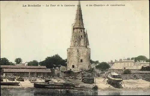 Ak La Rochelle Charente Maritime, La Tour de la Lanterne et les Chantiers de construction