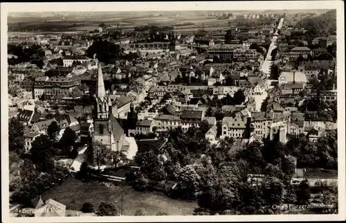 Ak Burgstädt in Sachsen, Fliegeraufnahme, Blick auf Stadt und Kirche