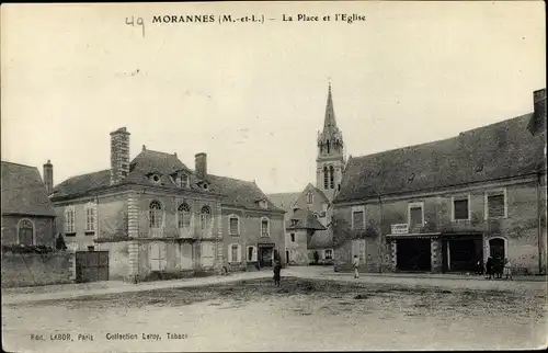 Ak Morannes Maine et Loire, La Place et l'Eglise