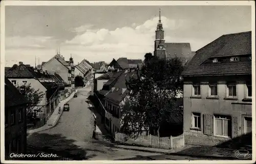 Ak Oederan Sachsen, Straßenpartie, Wohnhäuser, Kirchturm