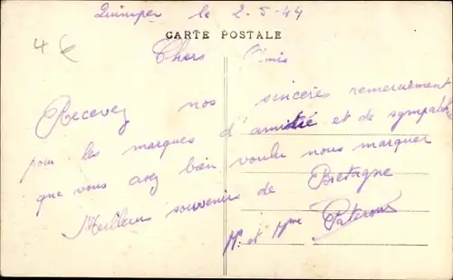 Ak alte Frau in Tracht raucht Pfeife