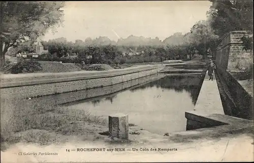 Ak Rochefort sur Mer Charente Maritime, Un Coin des Remparts