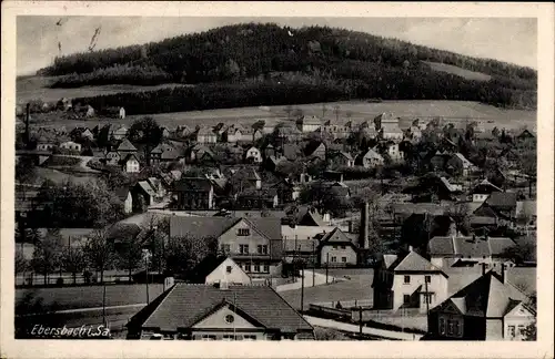 Ak Ebersbach in Sachsen, Blick auf Ortschaft und Schlechteberg, Lausitzbaude