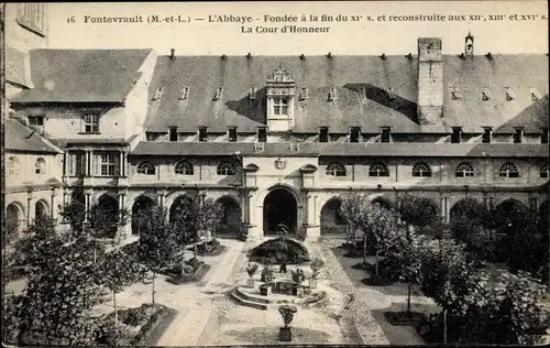 Ak Fontevrault Maine-et-Loire, L'Abbaye, La Cour d'Honneur