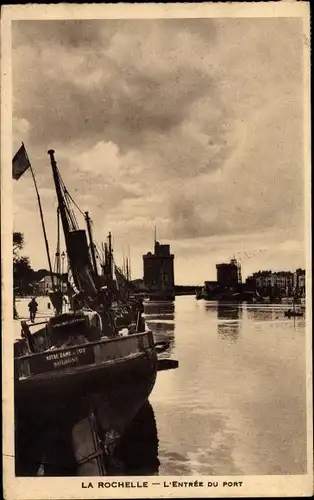 Ak La Rochelle Charente Maritime, L'Entree du Port