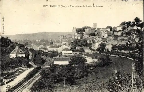 Ak Puy l'Évêque Lot, Vue prise de la Route de Cahors