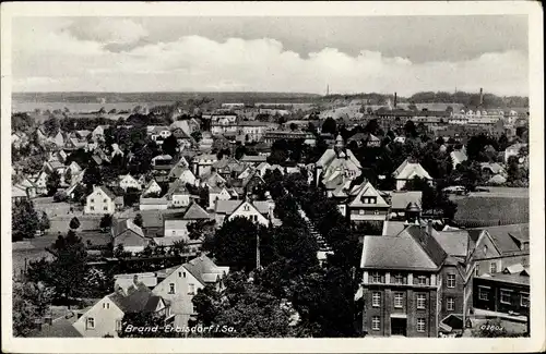 Ak Brand Erbisdorf im Kreis Mittelsachsen, Blick auf Ortschaft und Umgebung