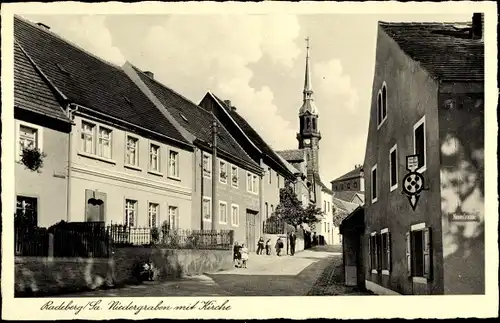 Ak Radeberg im Kreis Bautzen Sachsen, Blick in den Niedergraben, Kirche, Neue Straße