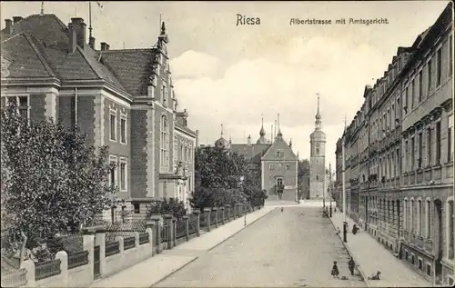 Ak Riesa an der Elbe Sachsen, Albertstraße mit Amtsgericht
