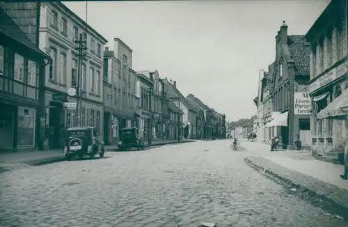 Foto Cesis Wenden Lettland, Straßenpartie, Autos