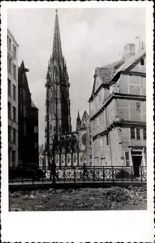 Foto Ak Hamburg Mitte Altstadt, Blick zur Kirche, Fachwerkhaus