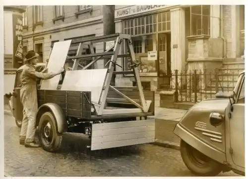 Foto Fahrzeug Firma Vidal Harburg, Goliath Tieflader ohne Radkästen als Glaserwagen