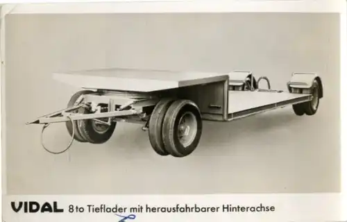 Foto Fahrzeug Firma Vidal Harburg, 8 t Tieflader mit herausfahrbarer Hinterachse