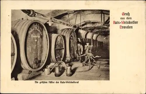 Ak Dresden Altstadt, Rats-Weinkeller, Die größten Fässer, Innenansicht