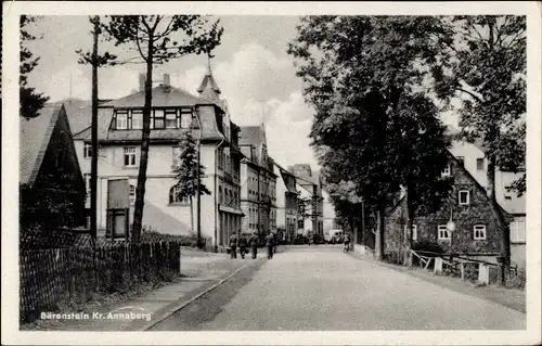 Ak Bärenstein Erzgebirge, Straßenpartie im Ort, Wohnhäuser