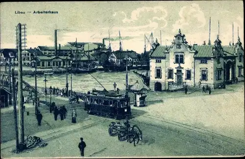 Künstler Ak Liepaja Libau Lettland, Arbeiterhaus, Brücke, Straßenbahn