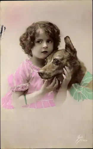 Ak Mädchen mit Hund, Portrait