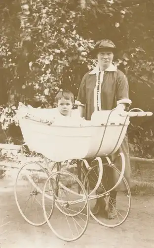 Foto Ak Kinderwagen, Mutter, Kind