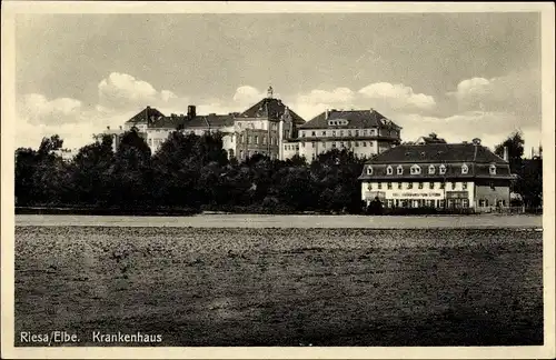 Ak Riesa an der Elbe in Sachsen, Blick zum Krankenhaus
