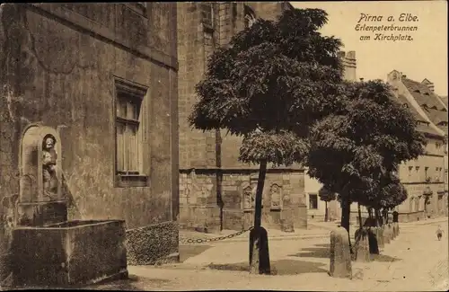 Ak Pirna an der Elbe, Erlenpeterbrunnen am Kirchplatz