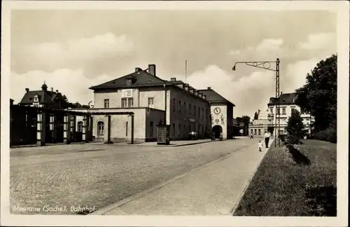 Ak Meerane in Sachsen, Straßenpartie vor dem Bahnhof