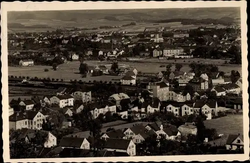 Ak Česká Lípa Böhmisch Leipa Reg. Reichenberg, Fliegeraufnahme der Stadt, Wohnhäuser