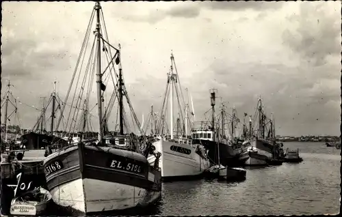 Ak Étel Morbihan, Bateaux accostant a la digue