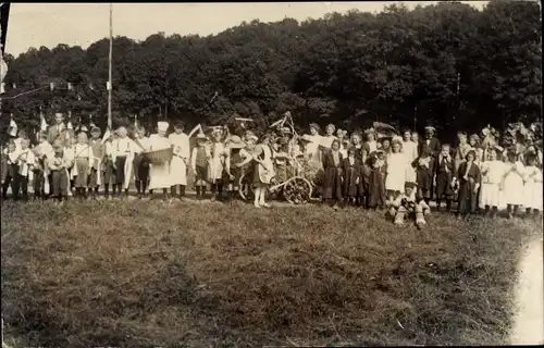 Foto Ak Goselitz Zschaitz Ottewig in Sachsen, Kinder bei einem Schulfest 1924