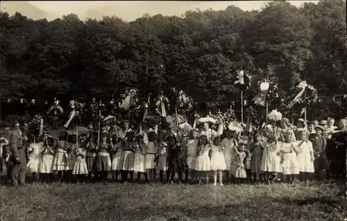 Foto Ak Goselitz Zschaitz Ottewig in Sachsen, Kinder bei einem Schulfest 1924