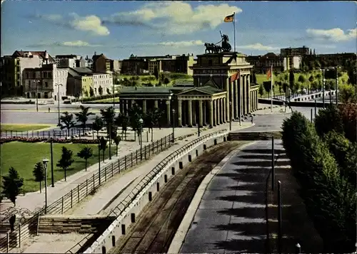 Ak Berlin Mitte, Brandenburger Tor nach dem 13. August 1961