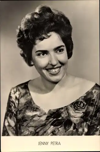 Ak Schlagersängerin Jenny Petra, Portrait