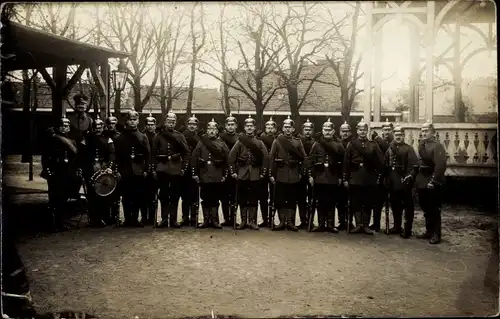 Foto Ak Gruppenbild, Kaiserliche Soldaten posieren
